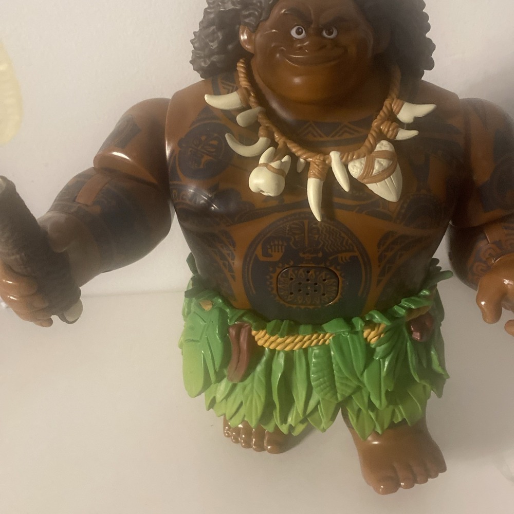 Disney Store Moana Maui Doll Talking Singing Fish Hook 12" - TESTED WORKING - Picture 6 of 16